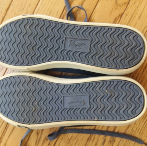 SOLD! LIKE NEW mens penguin sneakers - Picture 6 of 7